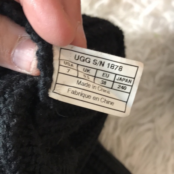 UGG Classic Carey Sweater Knot Boots - Picture 4 of 10